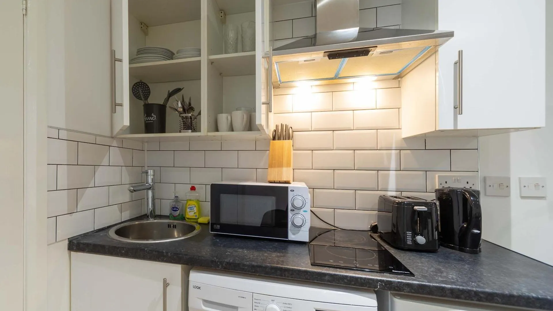 Cosy & Convenient Studio Apartment In Shoreditch London