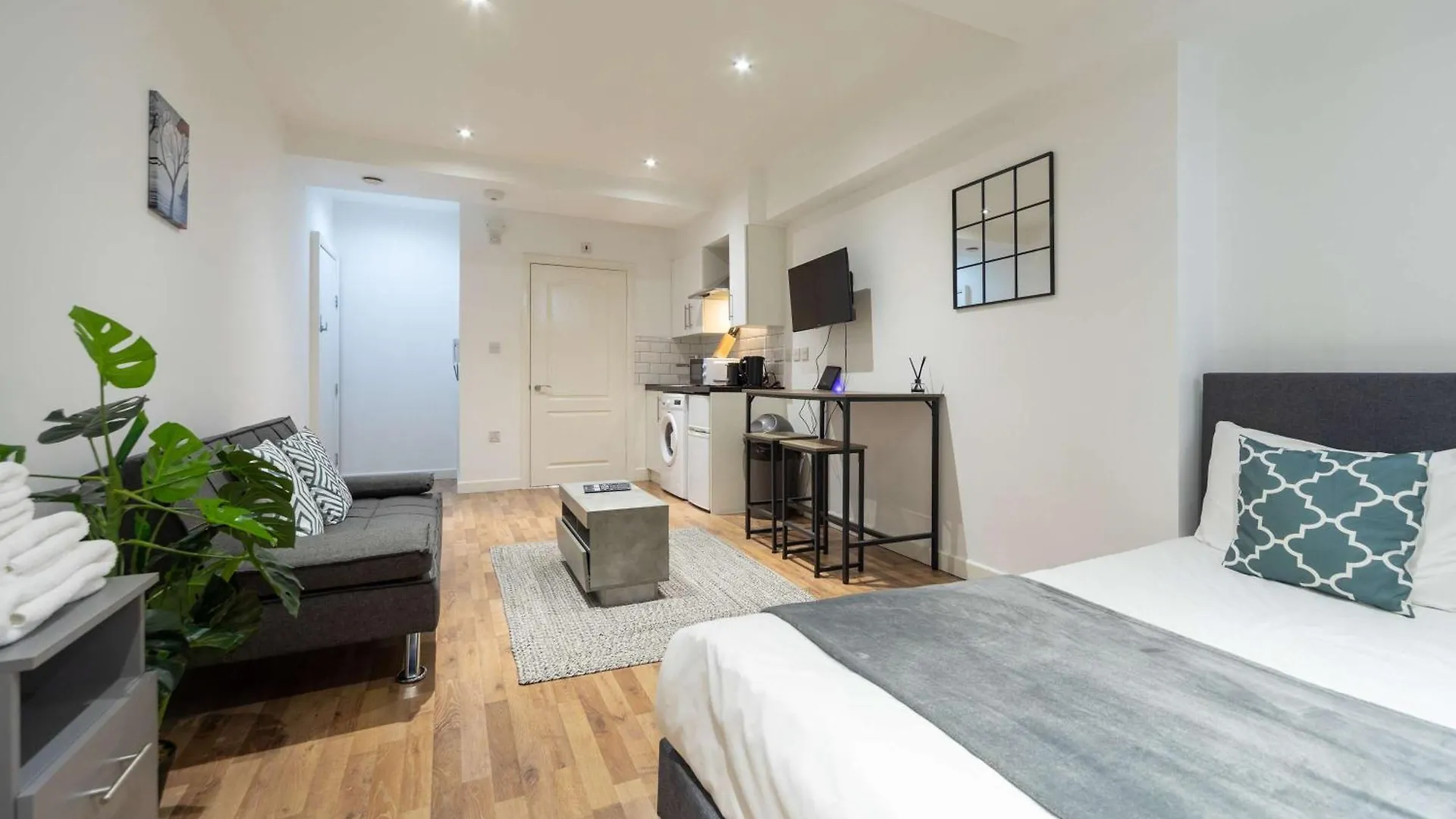 Cosy & Convenient Studio Apartment In Shoreditch London