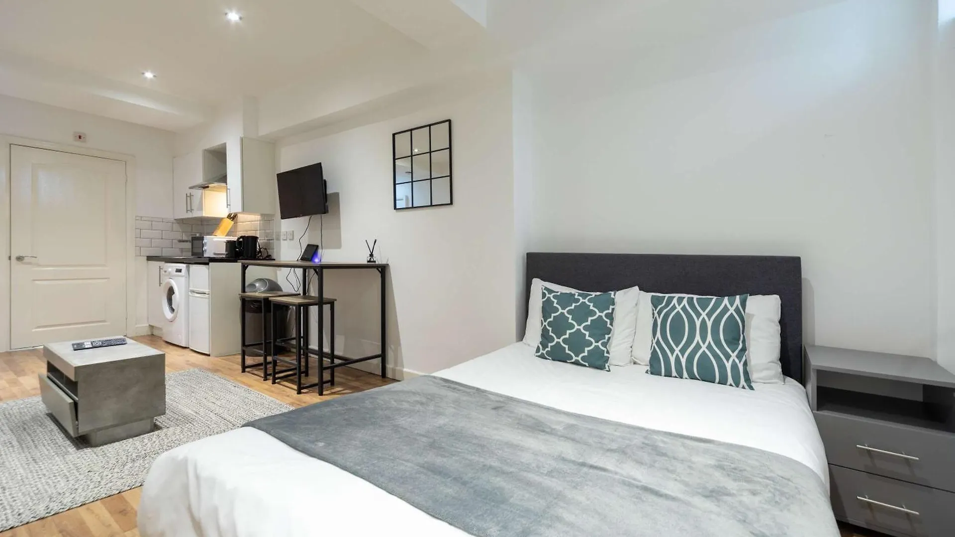 Cosy & Convenient Studio Apartment In Shoreditch London